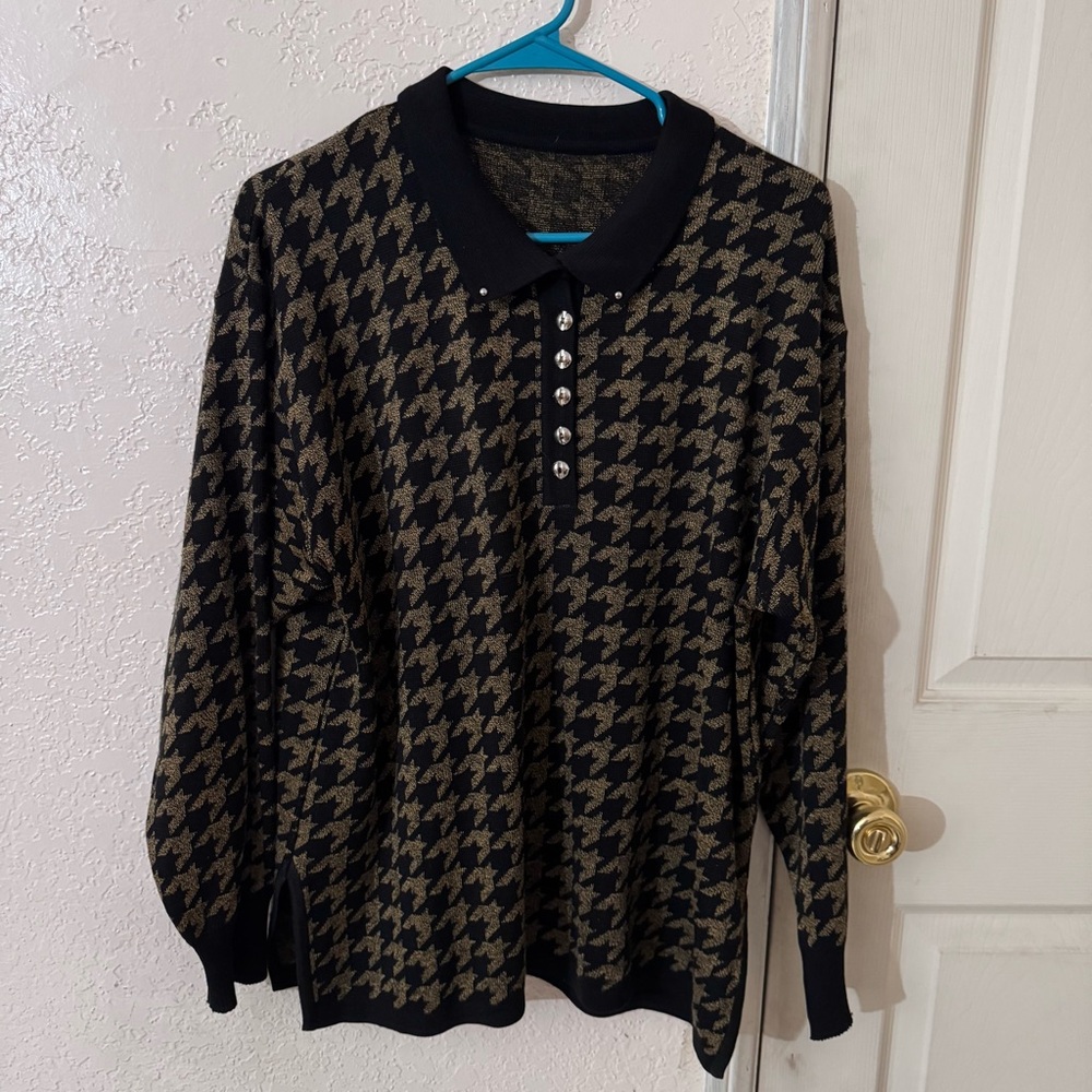 Black and Gold Houndstooth Polo Sweater Size Large